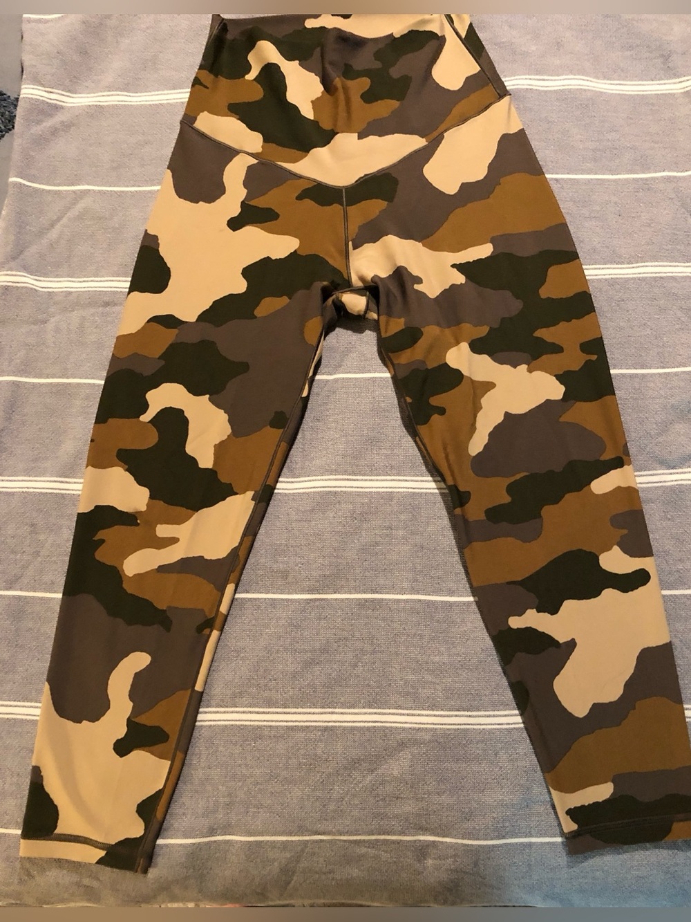 Aerie Offline Camo Print Capri Leggings - Green/Khaki Brown/Tan